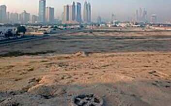 220px-Umm_Al_Nar_tomb,_Al_Sufouh,_Dubai
